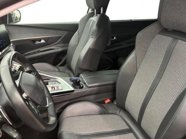 Peugeot 5008 image 2