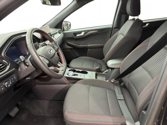 Ford Kuga image 2