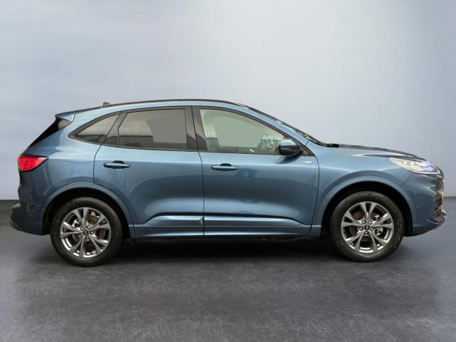 Ford Kuga image 1