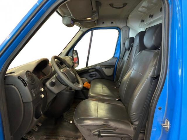 Renault Master image 2