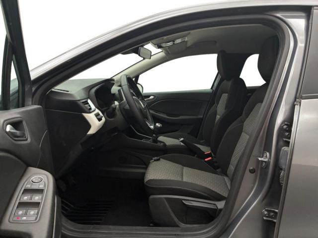 Renault Clio image 8