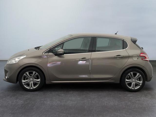 Peugeot 208 image 7