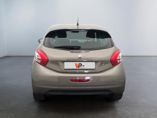 Peugeot 208 image 8