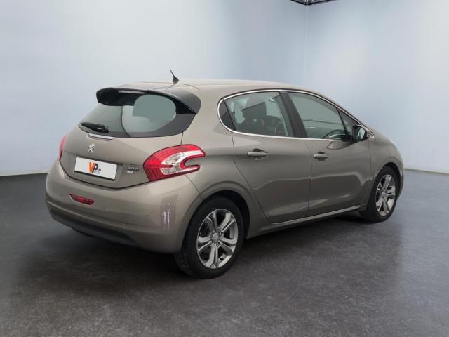 Peugeot 208 image 6