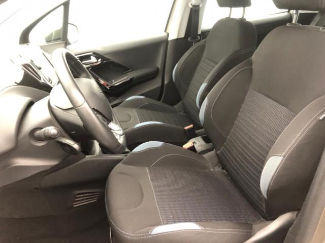 Peugeot 208 image 3