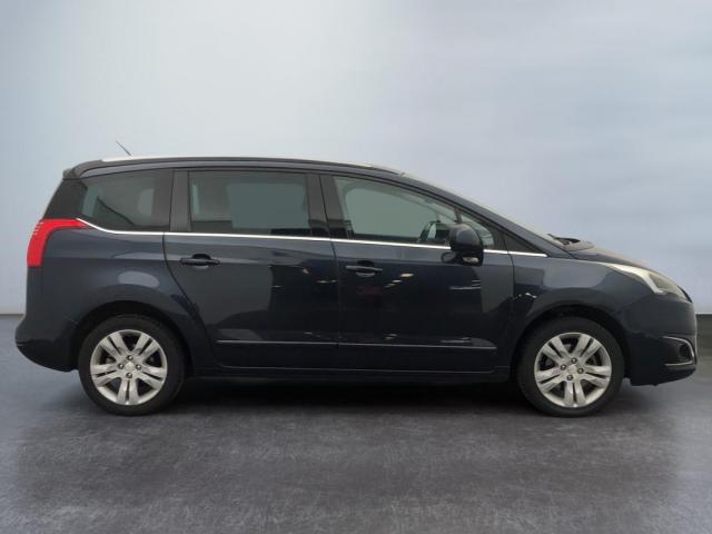 Peugeot 5008 image 3