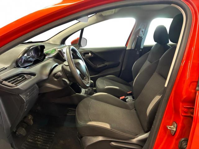Peugeot 208 image 5