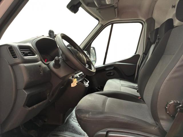 Renault Master image 2