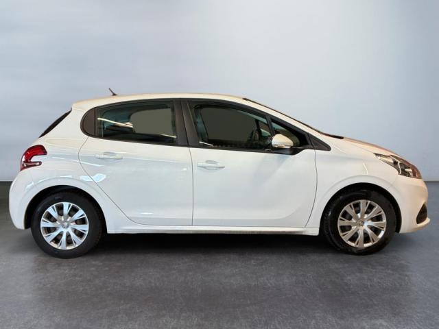 Peugeot 208 image 6