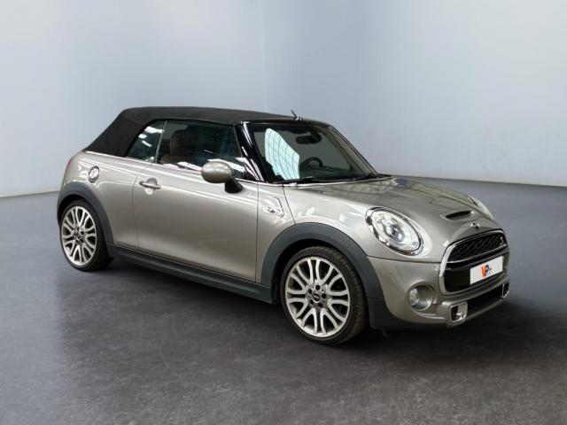 Mini Cabrio image 6