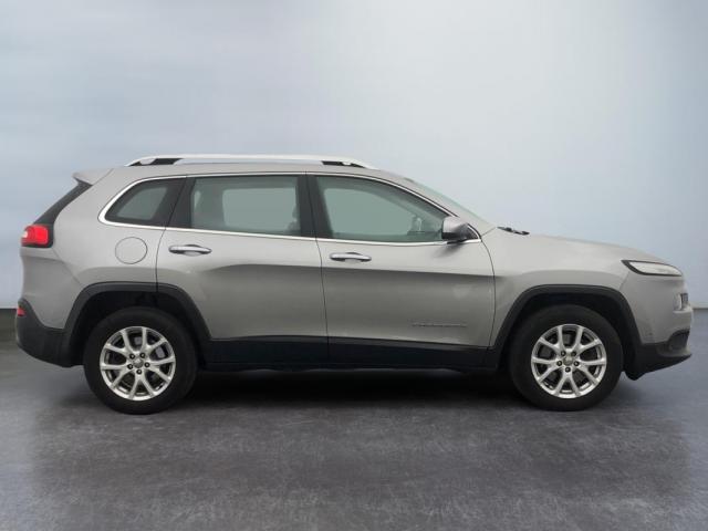 Jeep Cherokee image 8