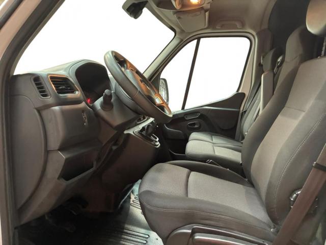 Renault Master image 1