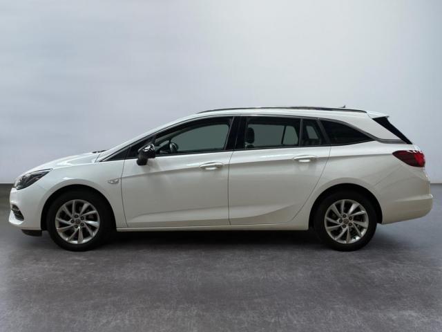 Opel Astra Sports Tourer image 6