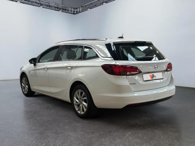 Opel Astra Sports Tourer image 7