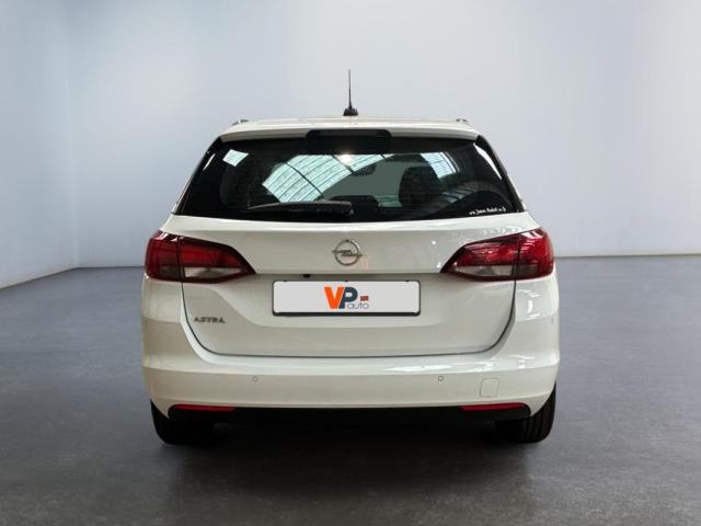 Opel Astra Sports Tourer image 8