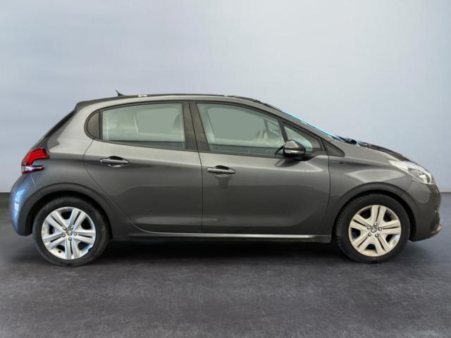 Peugeot 208 image 3