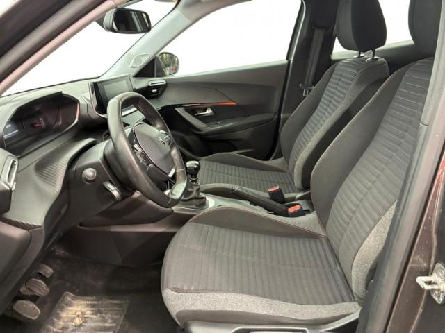 Peugeot 2008 image 2