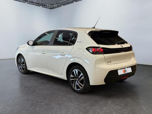 Peugeot 208 image 3