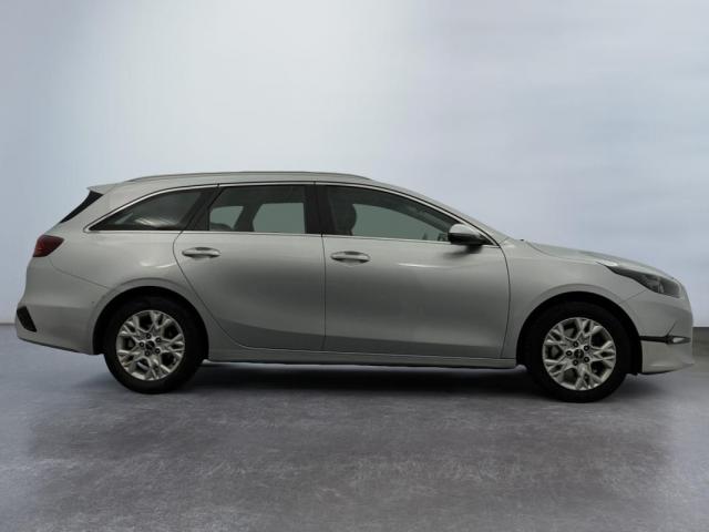 Kia Cee'D_sw image 7