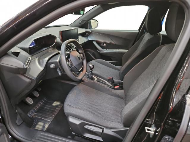 Peugeot 2008 image 2