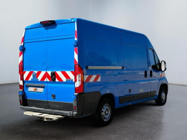 Peugeot Boxer image 1