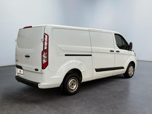 Ford Transit Custom image 2