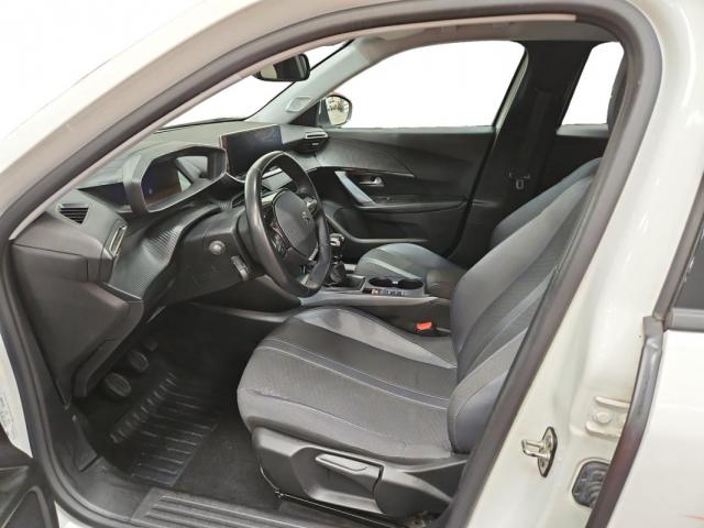 Peugeot 2008 image 8