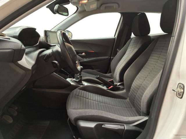 Peugeot 2008 image 6