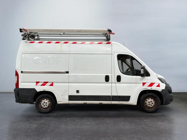 Peugeot Boxer image 2