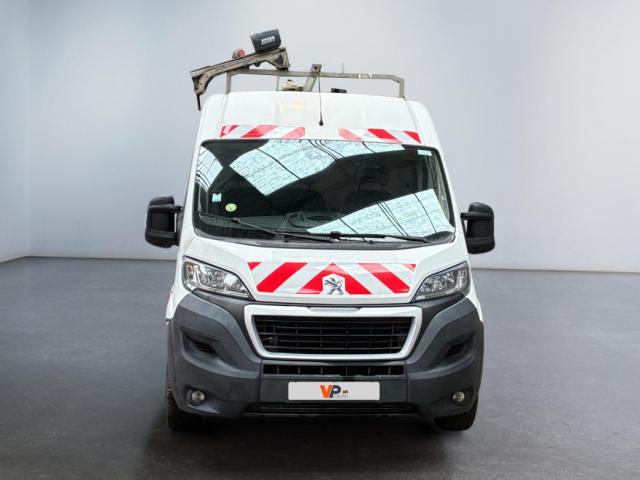Peugeot Boxer image 1