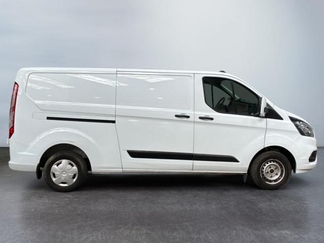 Ford Transit Custom image 3
