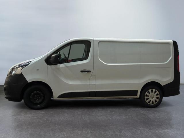 Nissan Nv300 image 3