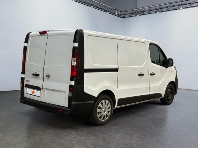 Nissan Nv300 image 2