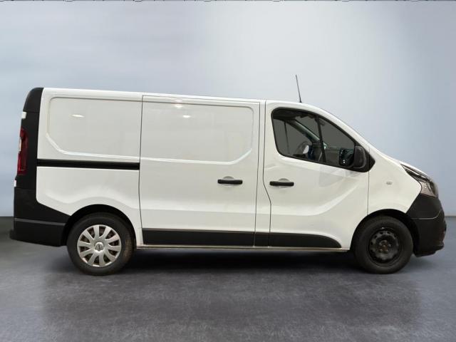 Nissan Nv300 image 4
