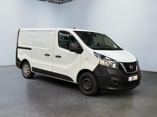 Nissan Nv300 image 8