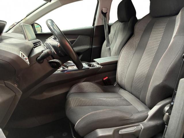 Peugeot 3008 image 3