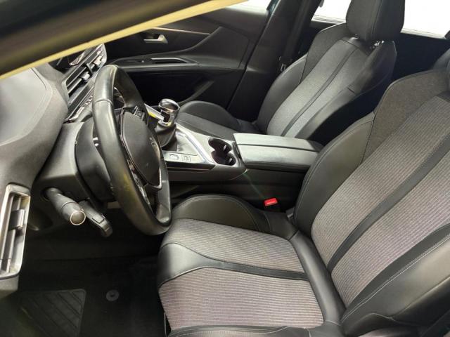 Peugeot 5008 image 1