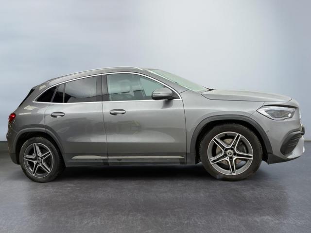 Mercedes Benz Gla image 8