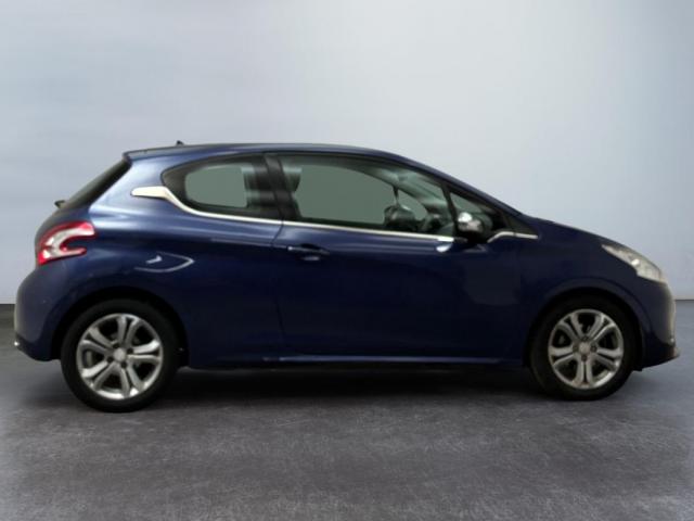 Peugeot 208 image 2
