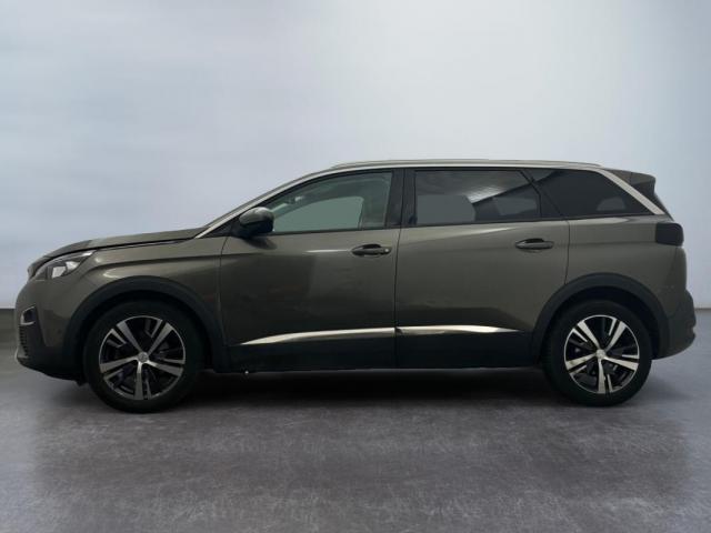 Peugeot 5008 image 2