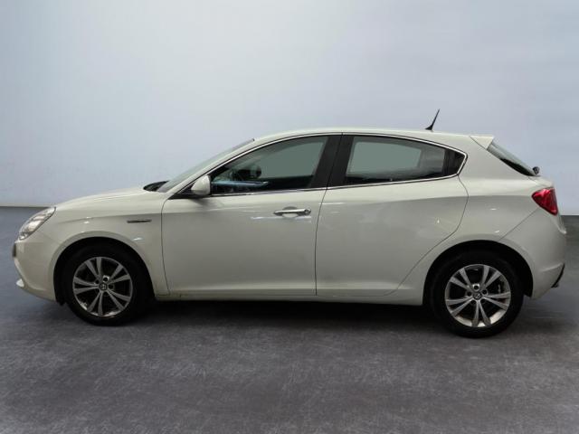 Alfa Romeo Giulietta image 5