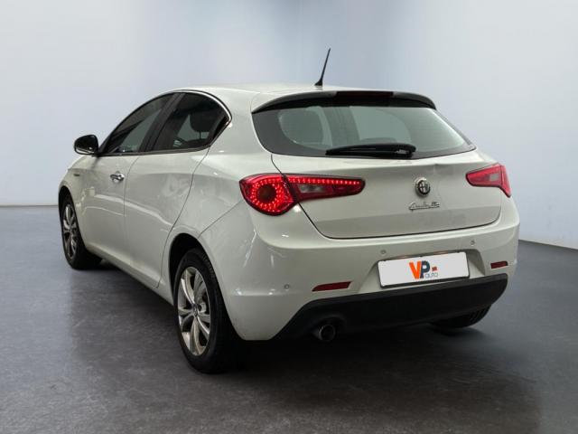 Alfa Romeo Giulietta image 7