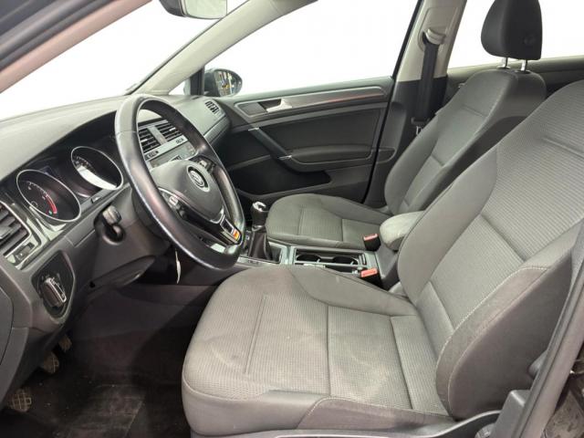 Volkswagen Golf image 6
