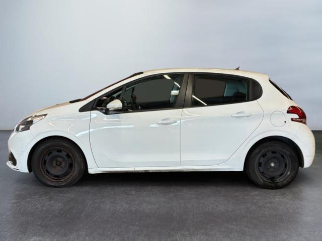 Peugeot 208 image 6