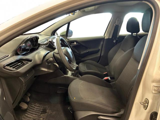 Peugeot 208 image 4