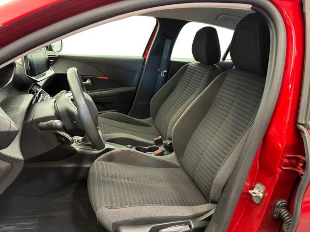 Peugeot 208 image 1