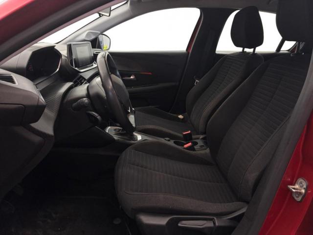 Peugeot 208 image 7