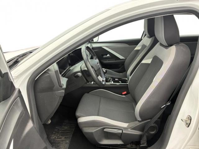 Opel Astra image 2