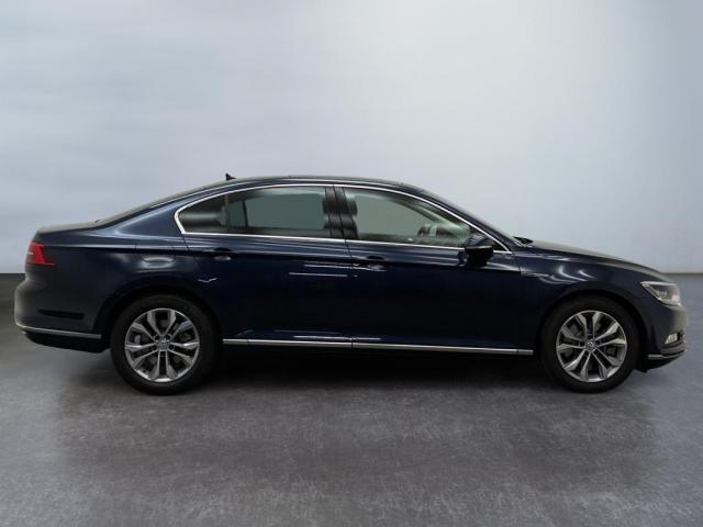 Volkswagen Passat image 3