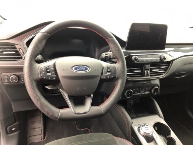 Ford Kuga image 3
